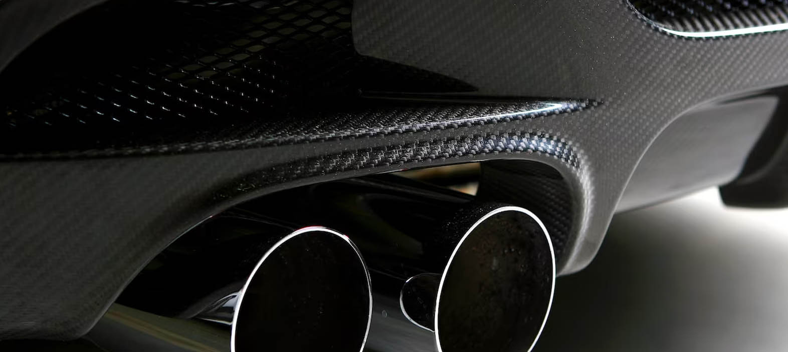 advantages-of-carbon-fiber-for-automotive-manufacturing