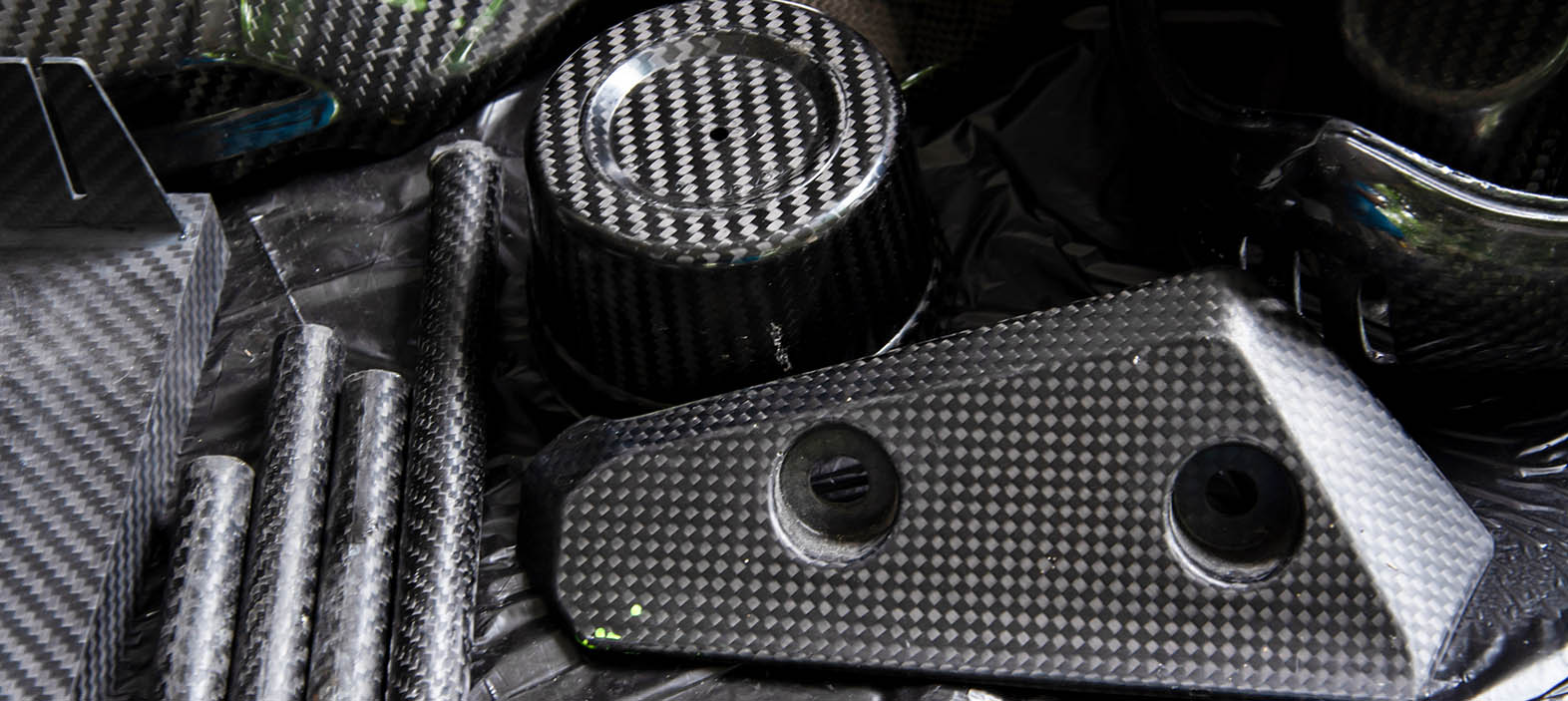 how-carbon-fiber-molds-are-made